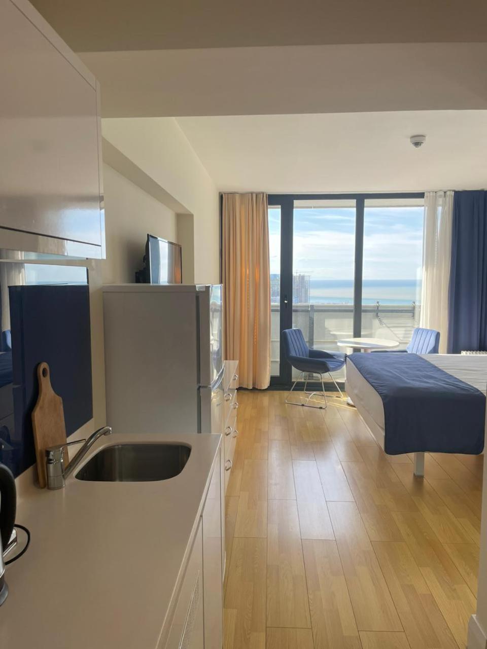 Orbi Сiti Sunshine Apartments Батуми Экстерьер фото
