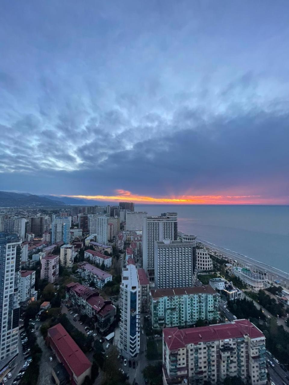 Orbi Сiti Sunshine Apartments Батуми Экстерьер фото